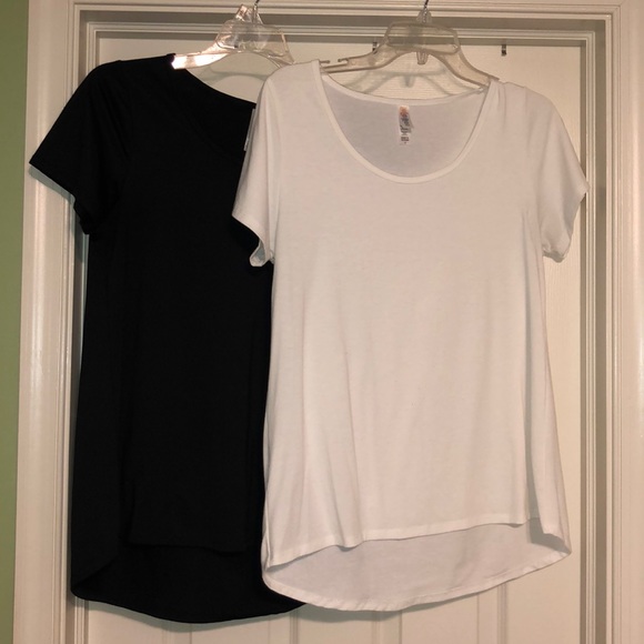 Bundle of 2 LuLaRoe Classic Ts - Picture 1 of 9